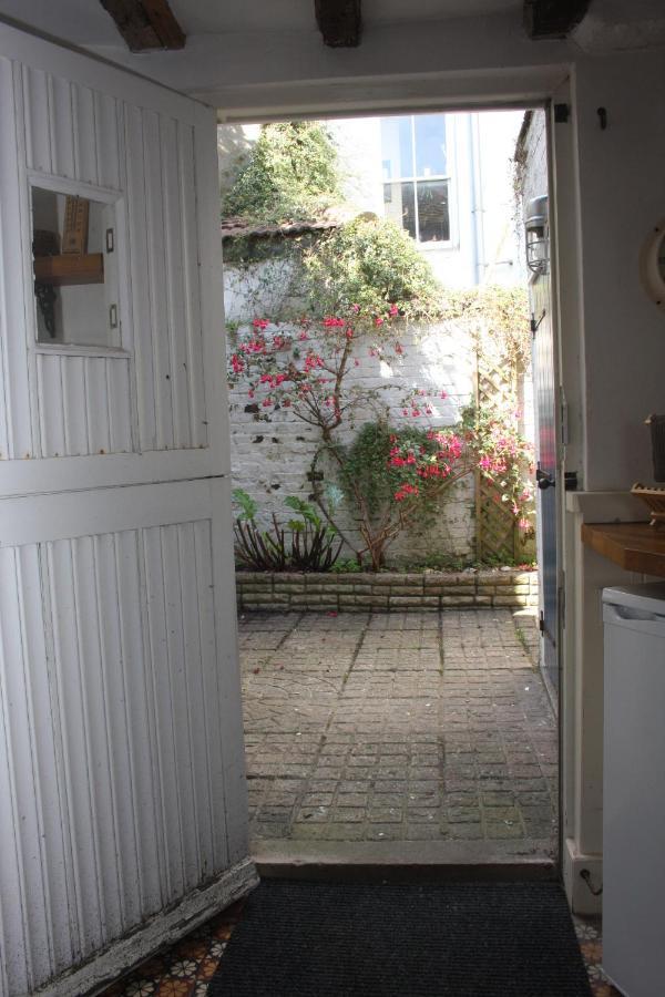 Fishermans Cottage Built In 1705 Hastings Exterior photo